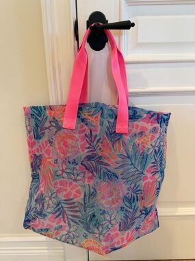 Oversized Lilly Pulitzer Tropical Pineapple Print Tote with Pink Handles